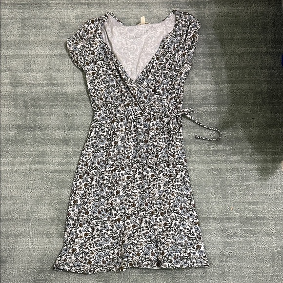 Black and White Floral Mini Dress - Picture 1 of 5